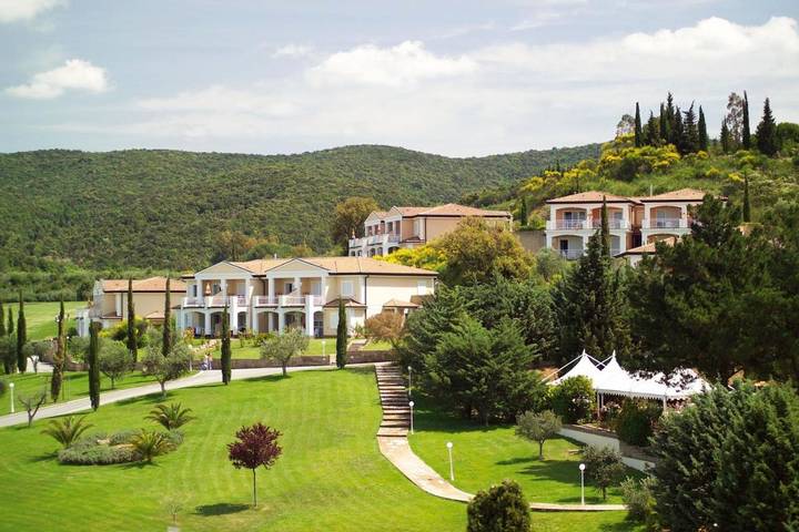 Resort per 4 persone, con piscina per bambini e piscina nonché giardino e panorama in Maremma