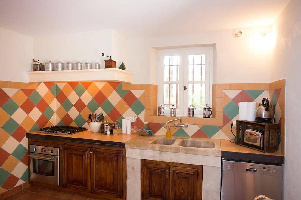 Mas Boulache charm comfort from 2 to 9 persons electric vehicle and wifi terminal in Roussillon, Parc naturel régional du Luberon