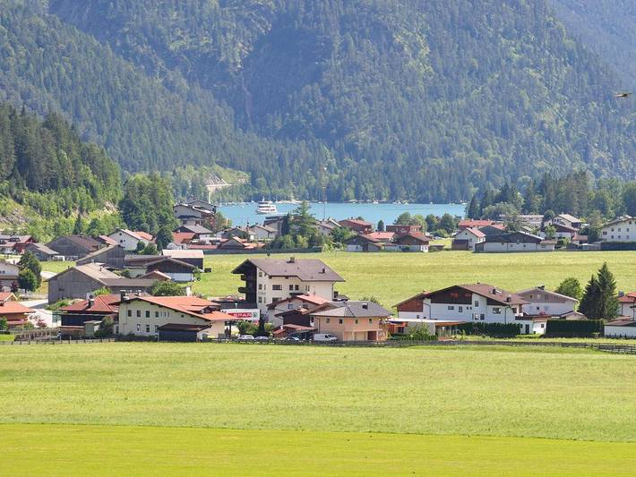 Hotel für 3 Personen, mit Seeblick und Garten sowie Balkon, kinderfreundlich in Achenkirch - 3