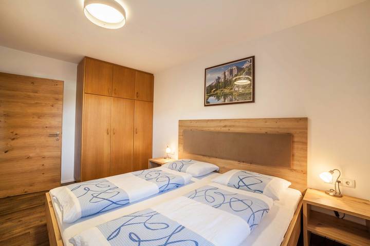 Ganze Wohnung, Ferienwohnung "Parigger Apt Enzian" mit Bergblick, Gemeinschaftsgarten und Wlan in Bichl (Ratschings), Ratschings