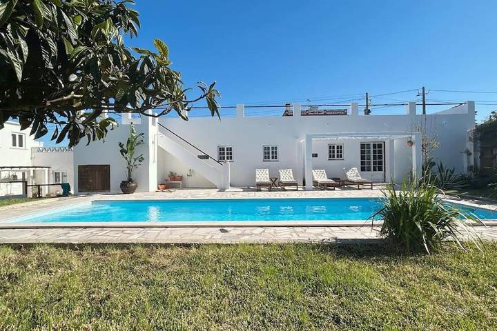 Casa de férias para 15 pessoas, com piscina e jardim em Óbidos