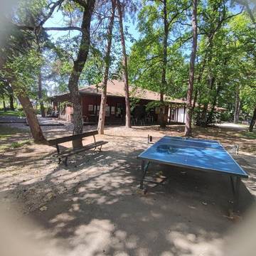 Location de vacances pour 5 personnes, avec piscine et vue sur le lac ainsi que vue et balcon dans Port Ripaille