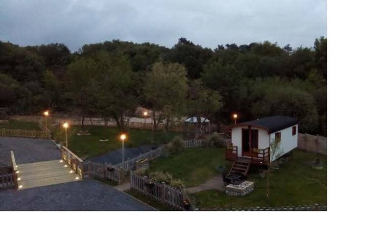 Location de vacances pour 4 personnes, avec jardin et jacuzzi à Saint-Étienne-au-Mont