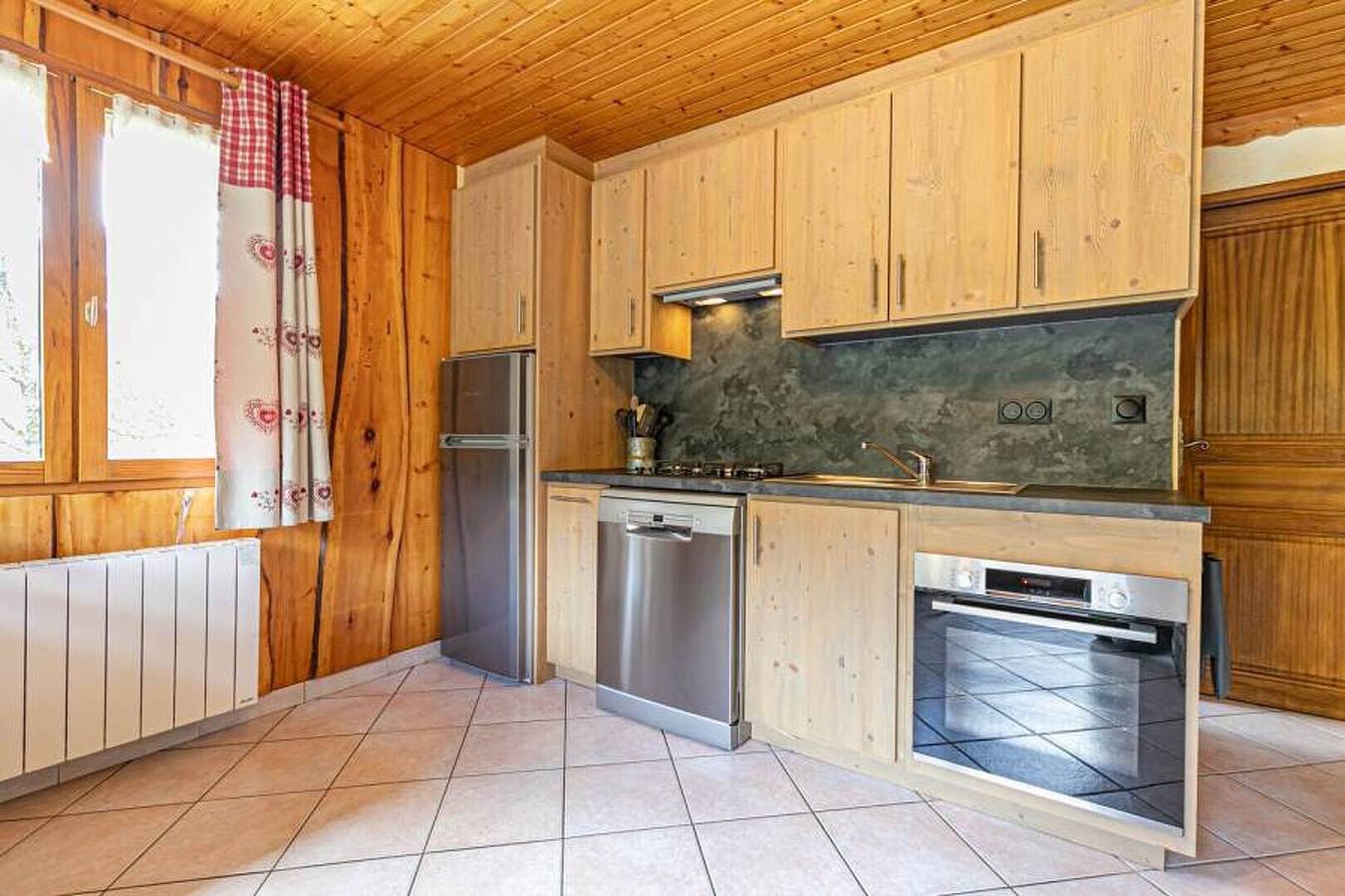 Appartement entier, Appartement « Chalet Le Névé - Perce Neige » avec vue montagne, piscine chauffée  in Bonneval-sur-Arc, Région de Saint-Jean-de-Maurienne