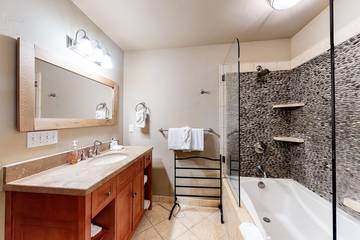 Log Cabin for 8 Guests in Truckee, Donner Lake, Picture 3