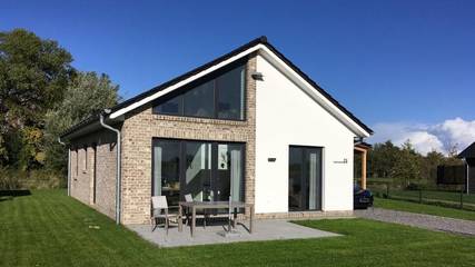 Ferienhaus für 4 Personen, mit Garten in Jade