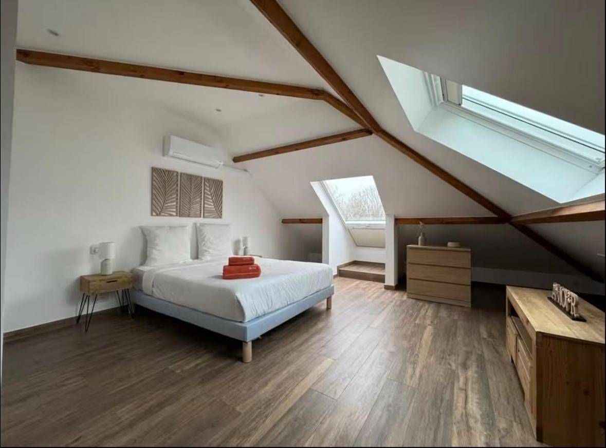 Maison spacieuse avec cour privée a 10 min Disney in Montévrain, Seine-et-Marne