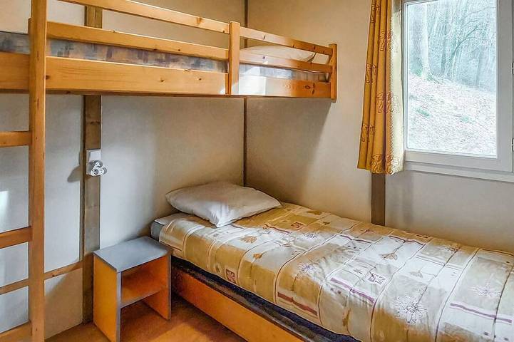 Location de vacances pour 5 personnes, avec piscine et jardin à Altillac - 3