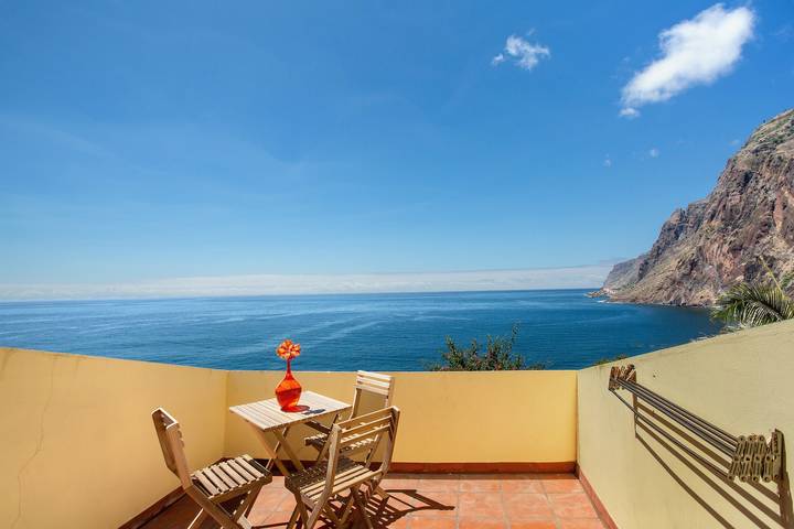 Location de vacances pour 2 personnes, avec balcon et jardin sur l' Île de Madère