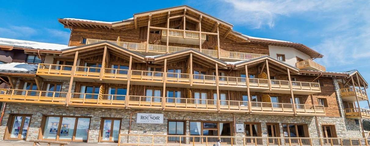 Appart’hôtel pour 5 personnes, avec piscine ainsi que sauna et balcon, animaux acceptés