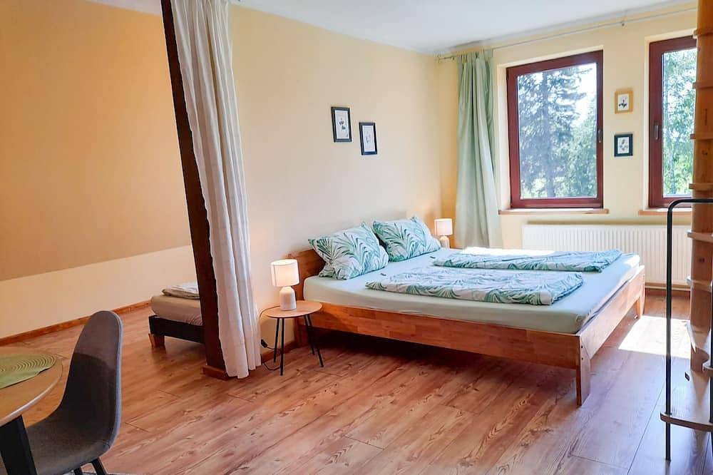 Ganze Wohnung, Ferienwohnung 2 - Ferienwohnungen am Waldrand in Ahrenshagen-Daskow, Vorpommern-Rügen
