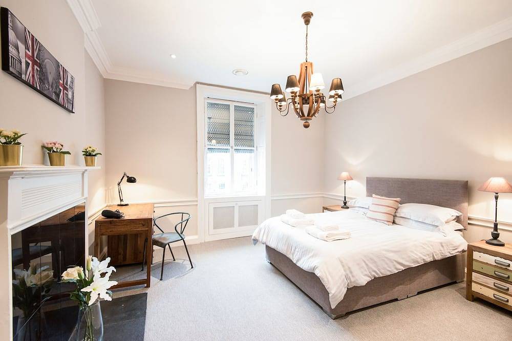 Frederick Street Apartment  -  sleeps 11 guests  in 5 bedrooms in Edinburgh, Edinburgh and Lothian