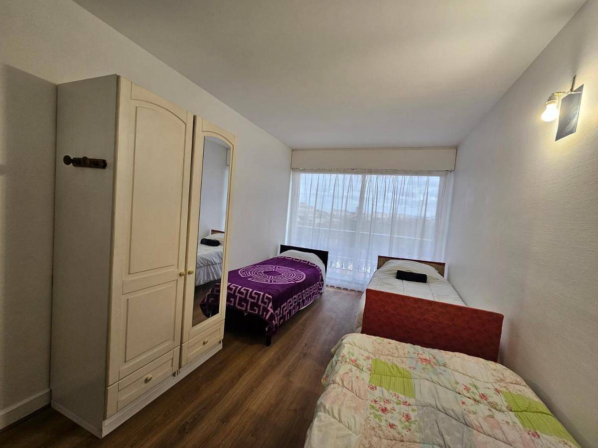 Appartement entier, Grand appartement 160m2 equipped for professionnal groups in Sarcelles, Val-d'Oise