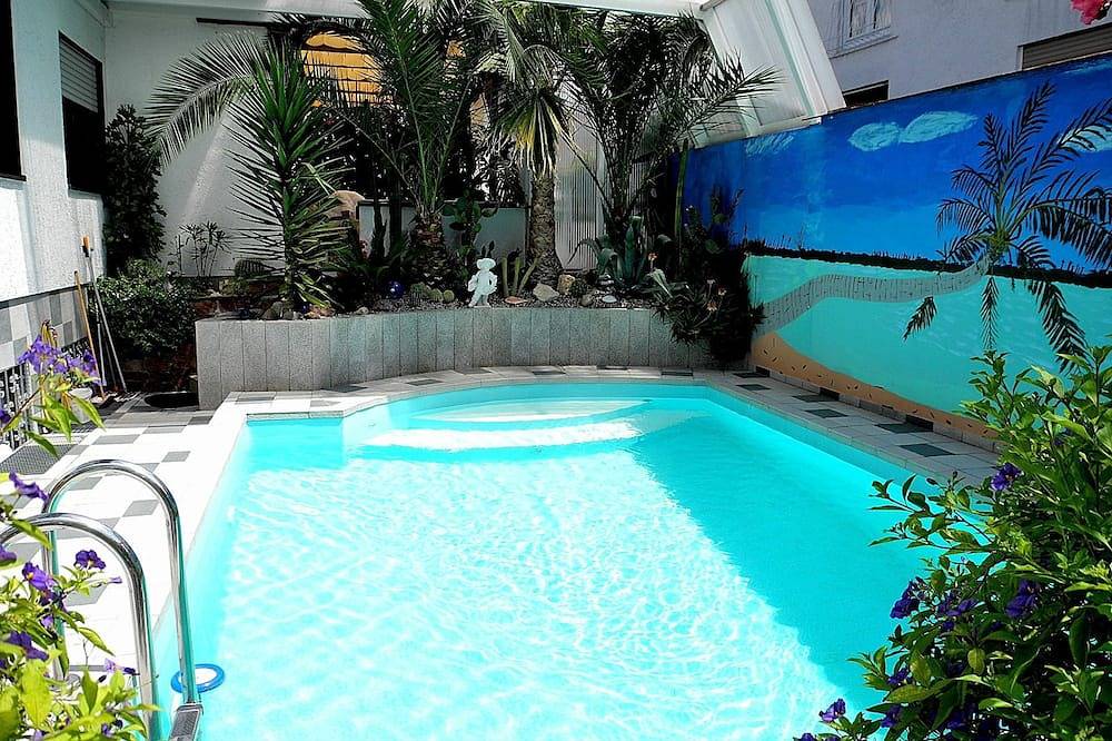 Ganze Wohnung, Ferienwohnung Eva-Maria, 84 qm, 1 Schlafzimmer, 1 Wohnzimmer, 2 Erwachsene und 2 Kinder in Europa-Park, Mahlberg