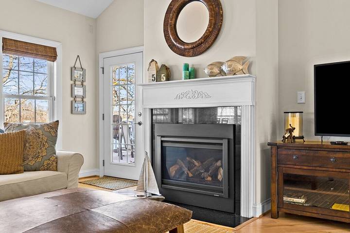 Vacation rental for 12 people, with yard in Lake Anna