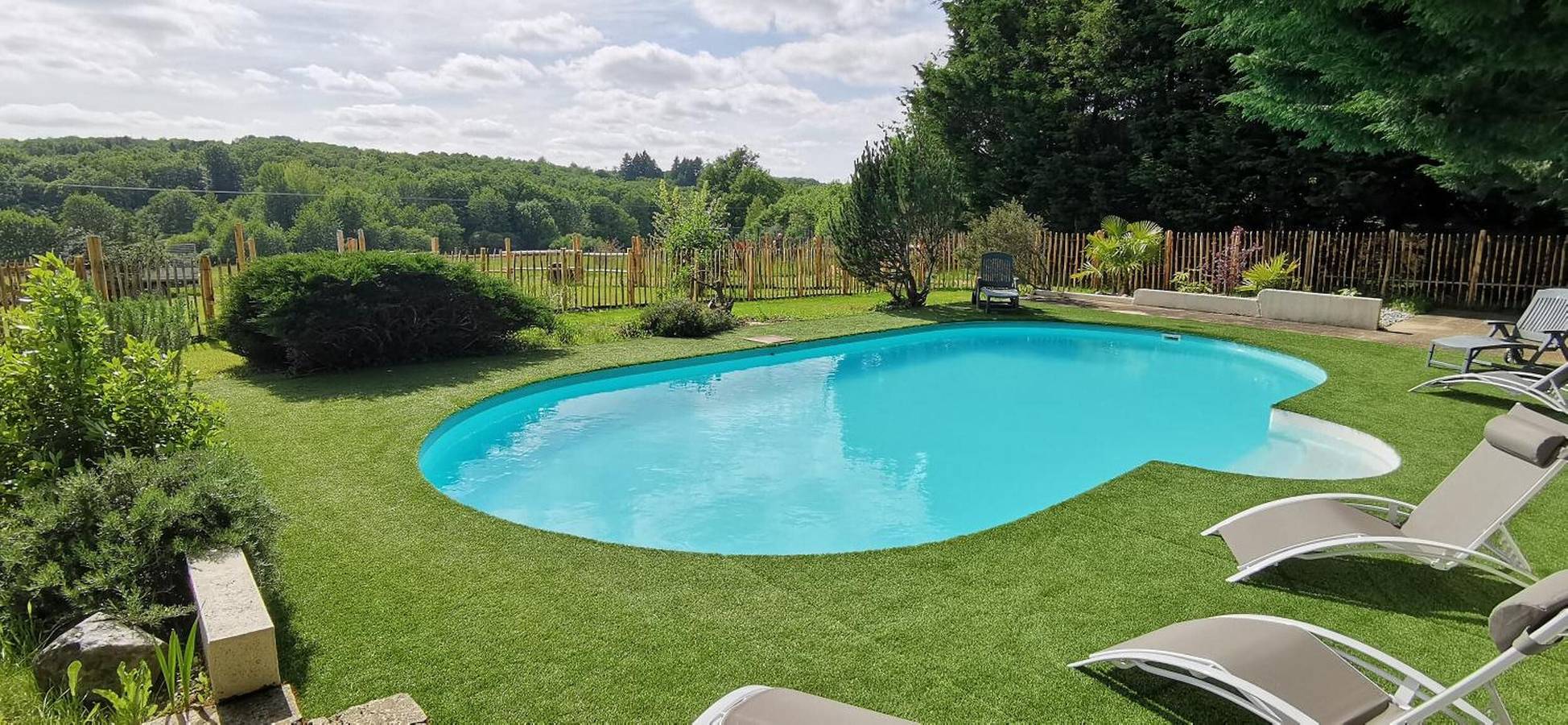 Maison de campagne « Le Ranch Des Ours » avec piscine privée, terrasse et Wi-Fi in Champsac, Parc naturel régional Périgord-Limousin