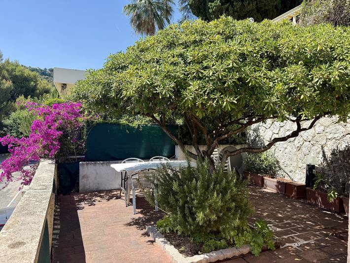 Gîte pour 3 personnes, avec Balcon ainsi que Terrasse et Jardin dans Port de Menton Garavan - 2