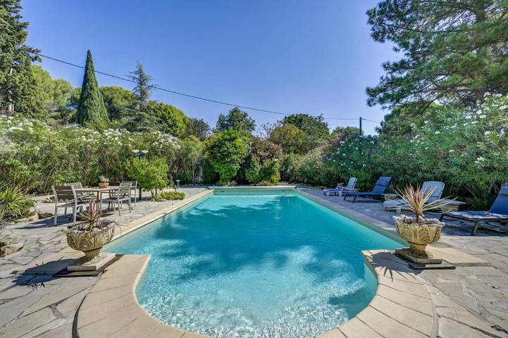 Casa de vacaciones para 10 personas, con vistas además de jardín y piscina - 1