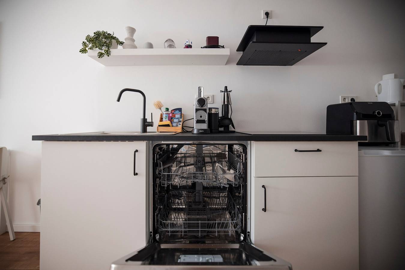 Geheel appartement, Luxe appartement aan de bosrand, dicht bij de stad in Roisdorf, Bornheim