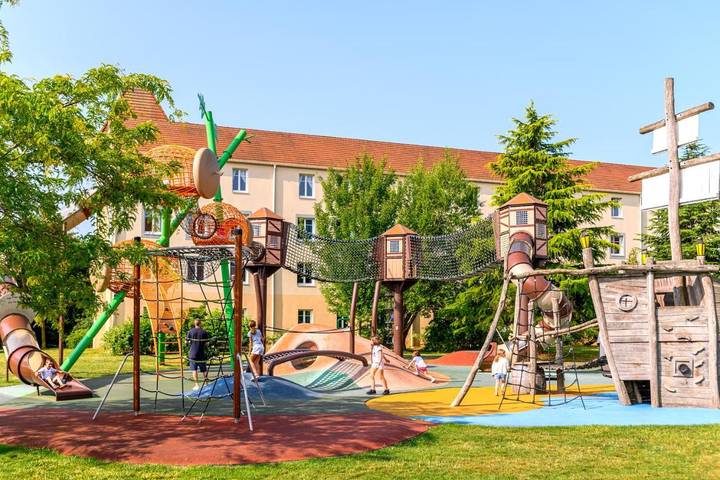 Hôtel pour 4 personnes, avec piscine et jardin à Magny-le-Hongre - 2