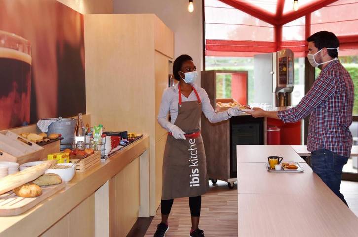 Hôtel pour 2 personnes, avec piscine et terrasse, animaux acceptés à Trignac - 3