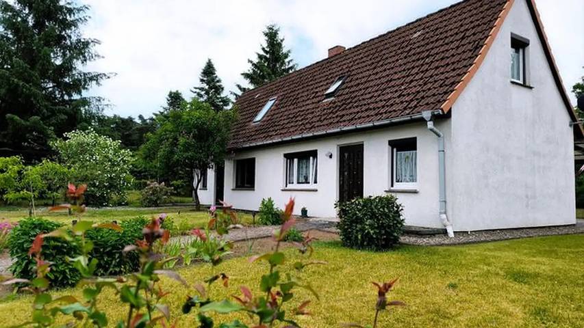 Ferienhaus für 4 Personen, mit Garten in Nossentiner Hütte