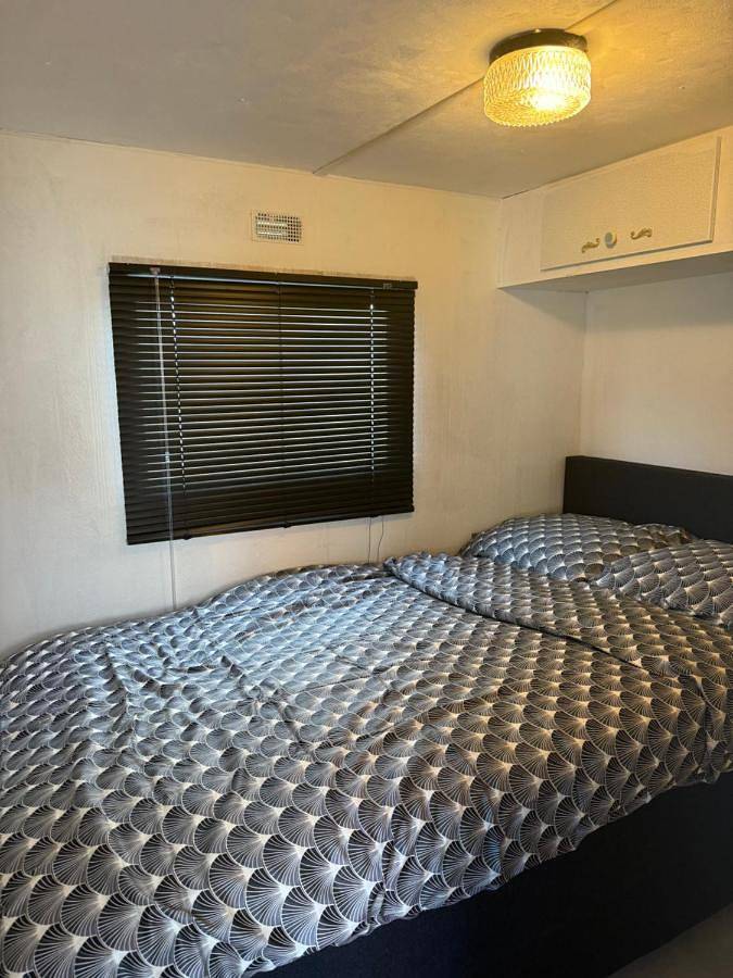 Camping pour 6 personnes, avec vue ainsi que jardin et piscine, adapté aux familles