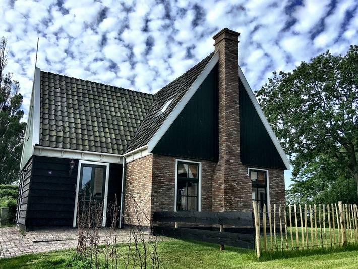Vakantiehuis voor 6 personen, met Terras en Whirlpool in Hippolytushoef
