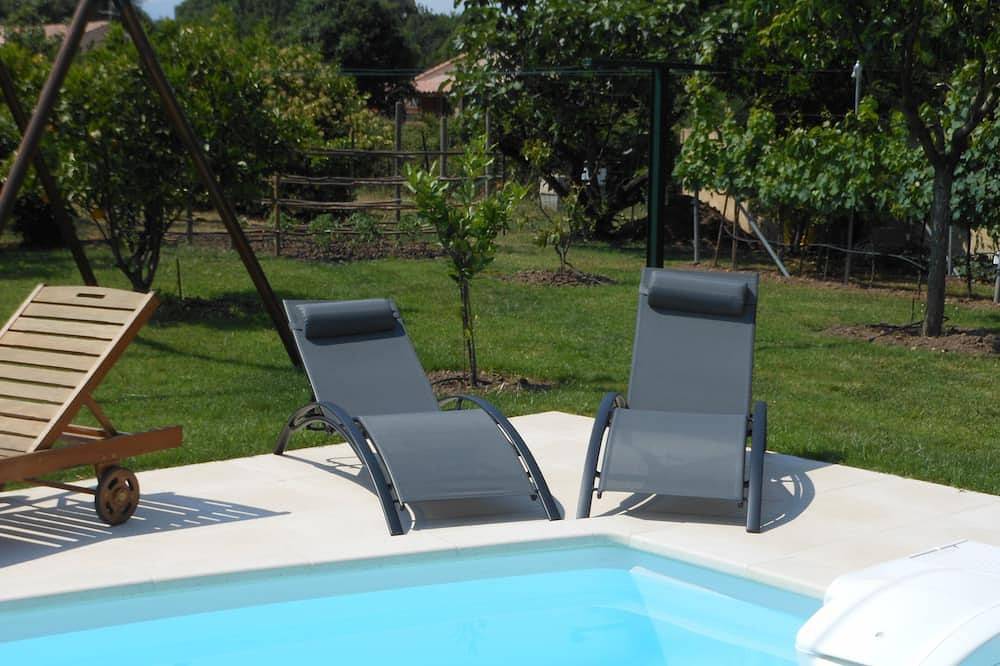 Appartement entier, Appartement 1er étage dans villa avec piscine privée et jardin in Morta, Prunelli-di-Fiumorbo