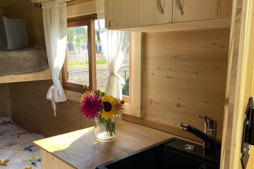 Ganze Wohnung, Schäferwagen auf landwirtschaftlichem Anwesen mit ca. 8qm für max. 3 Personen in Altensteig, Nordschwarzwald