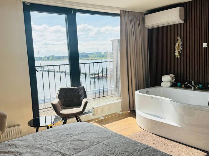 Hôtel pour 2 personnes, avec vue sur le lac et terrasse ainsi que jardin et vue dans Wormer - 2