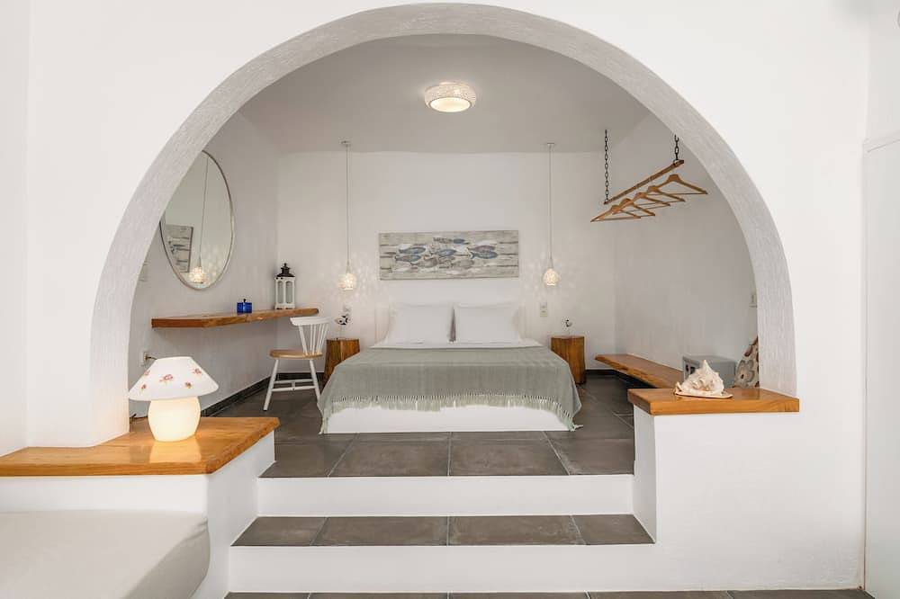 Entire apartment, Fani Dream Suite 3\nwaterfront luxurious Newly renovated Boat House max 5 persons in Milos