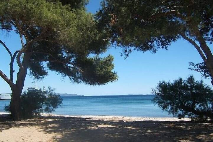 Gîte pour 5 personnes, avec terrasse et jardin dans Zone nature des vieux salins d'Hyères