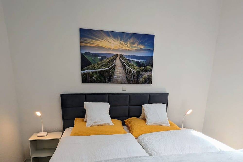 Entire apartment, Unsere Neuerbaute Ferienwohnung \"ekhof\" Befindet Sich Direkt am Schloßpark in Gotha, Gotha region
