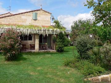 Gîte pour 2 personnes, avec jardin et terrasse en Gironde