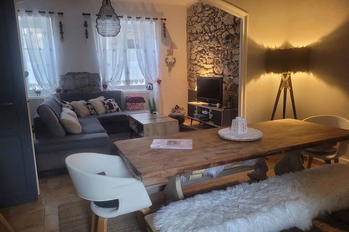 Maison de vacances pour 8 personnes, avec jardin ainsi que terrasse et jacuzzi, animaux acceptés
