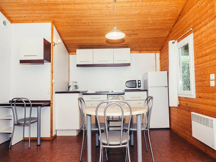 Location de vacances pour 2 personnes, avec piscine ainsi que jardin et terrasse, animaux acceptés à Beynat - 4