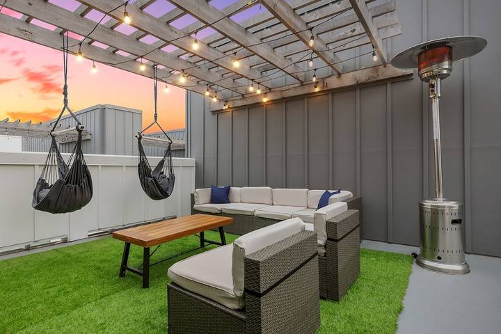 Vacation house for 10 people, with balcony in Dallas