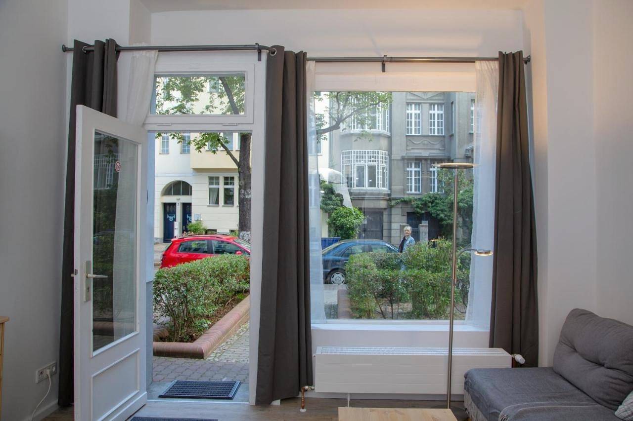 Ganze Wohnung, Pandoras home in Friedenau, Berlin