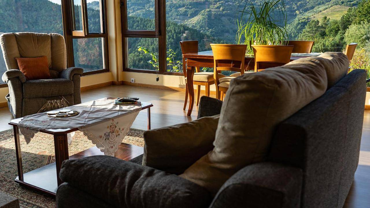 Four-Bedroom House in Saviñao, Reserva da Biosfera Ribeira Sacra e Serras do Oribio e Courel