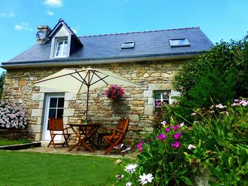Gîte pour 2 personnes, avec jardin ainsi que terrasse et jacuzzi dans le Finistère