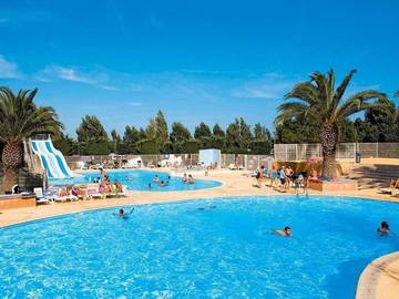 Camping pour 6 personnes, avec piscine ainsi que terrasse et bassin pour enfant à Vic-la-Gardiole