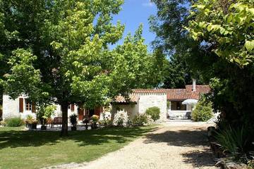 Gîte pour 6 personnes, avec jardin et terrasse à Bouteilles-Saint-Sébastien