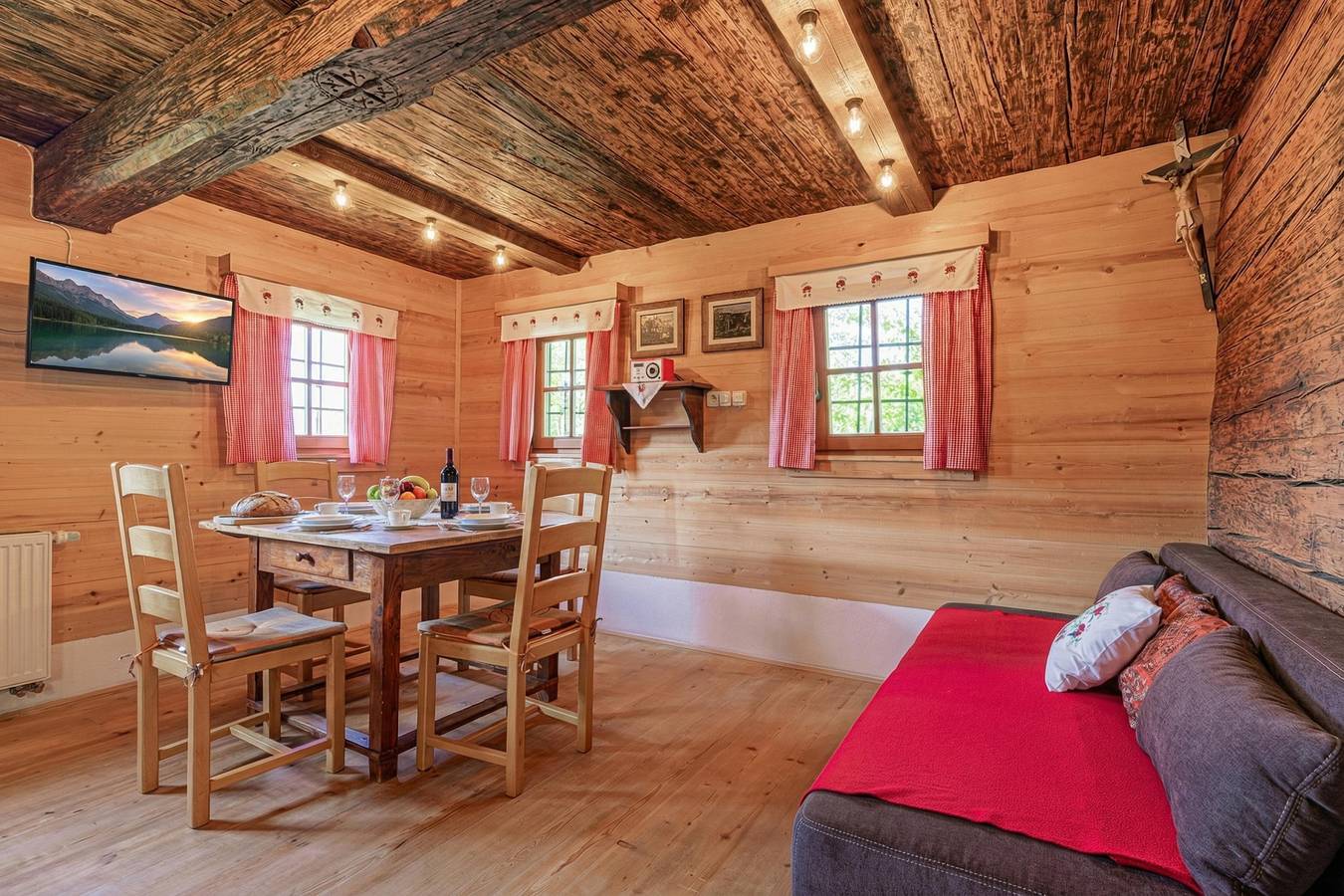 Chalet Jurij & Lena embraced by nature in Karawanken und Bachergebirge, Slowenien