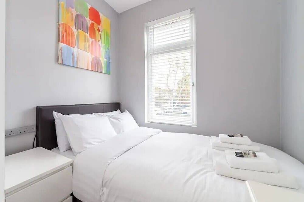Beautiful 4 Bedrooms House in Croydon, London