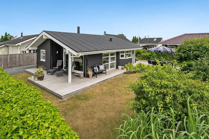 Feriehus for 4 personer, med Terrasse og Hage i Hvidbjerg Strand