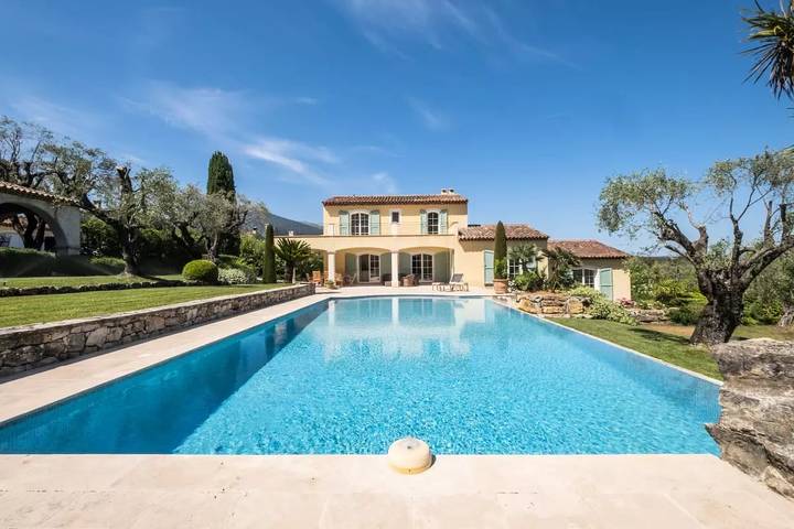 Villa pour 13 personnes, avec jardin et piscine à Roquefort-les-Pins