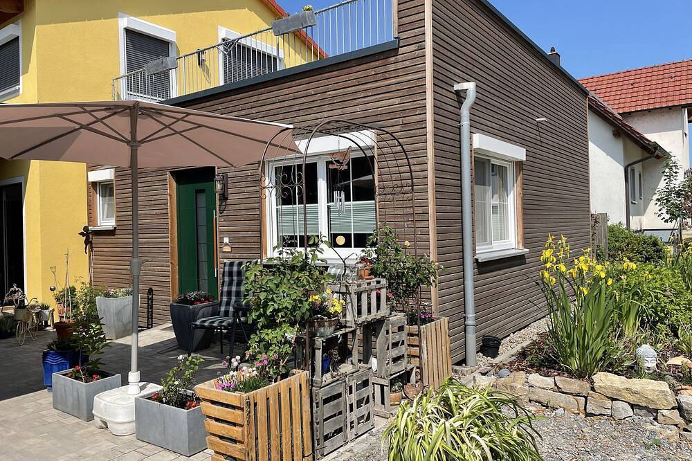 Ganze Wohnung, Gemütliche barrierefreie Fewo in Neubau direkt zwischen Weinbergen und dem Main in Segnitz, Fränkisches Weinland