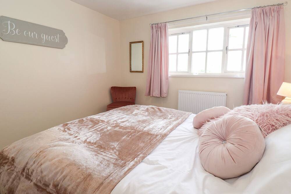 Swallows Nest Cottage, pet friendly, with a garden in Hawkshead in Hawkshead, Lake District