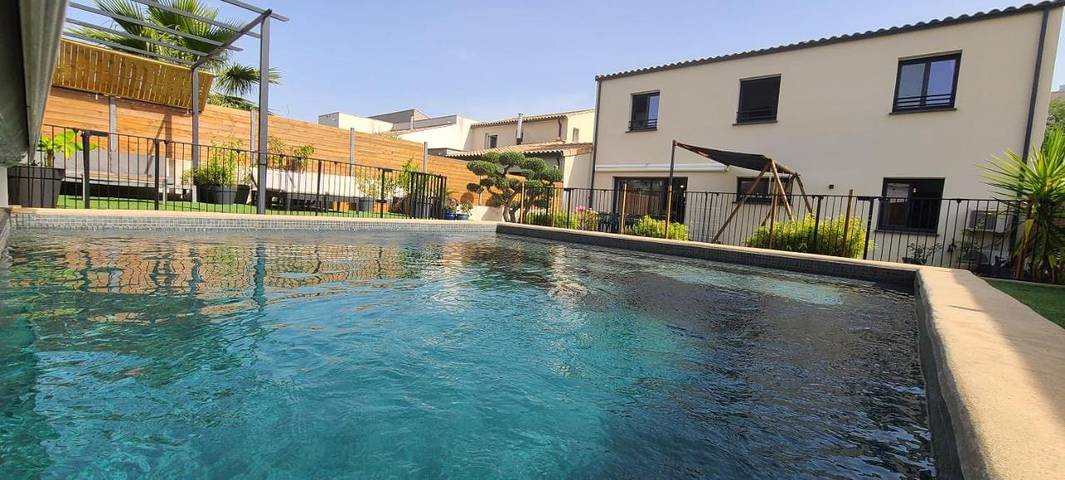 Ferienhaus für 9 Personen, mit Terrasse und Garten sowie Pool und Ausblick in Fabrègues